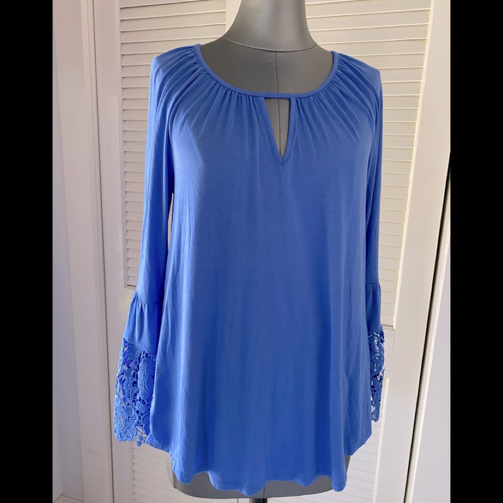 Neiman Marcus Bell Lace Sleeve Shirt